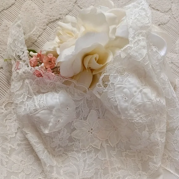 GORGEOUS, UNWORN VINTAGE BRIDAL "MUNSINGWEAR" LACE SLIP! SZ 32. - Picture 16 of 16